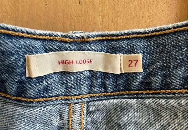 Levi's High Loose Distressed Jeans - Image 10