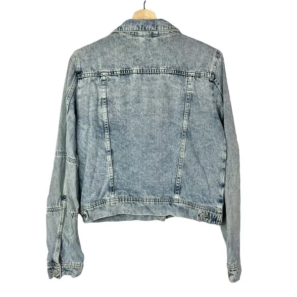 Free People Blue Acid Wash Denim Trucker Jacket M‎ - Image 4
