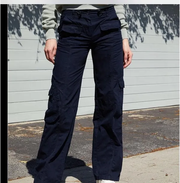 Brandy Melville Navy Cargo Pants - Image 2
