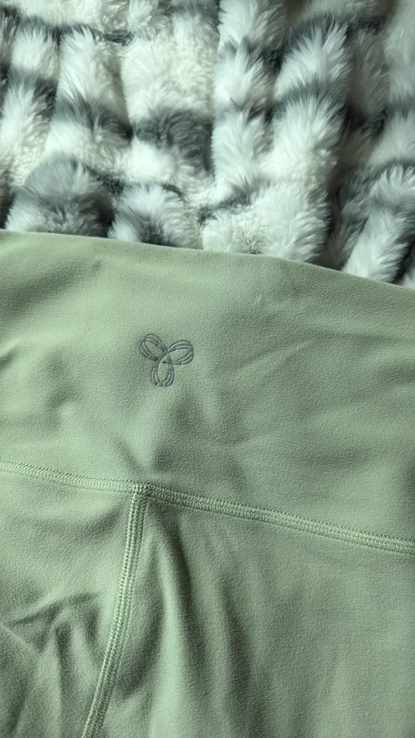 Aritzia Biker Shorts TNA Butter - Image 3