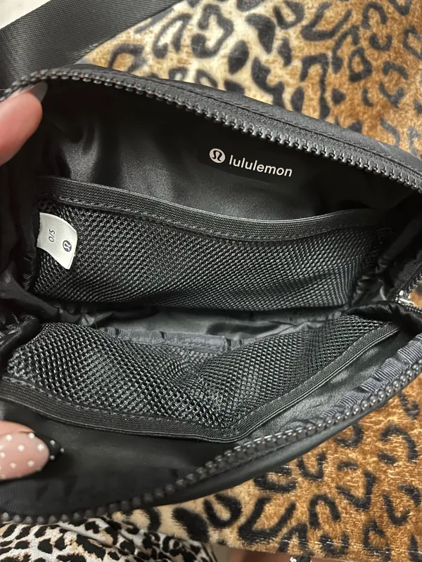 Lululemon Belt Everywhere Bag Black - Image 4