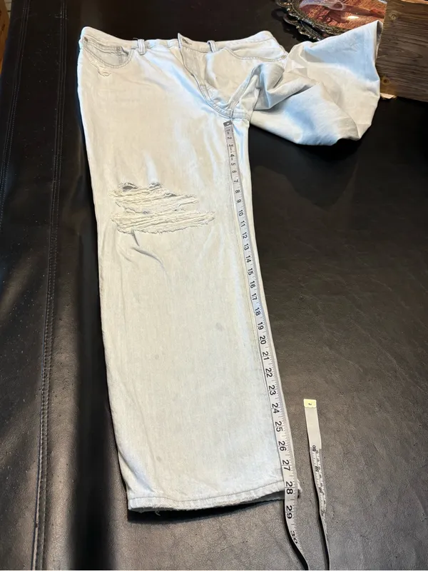 Madewell Light Blue Distressed Boyfriend Jeans size 32 - Image 11