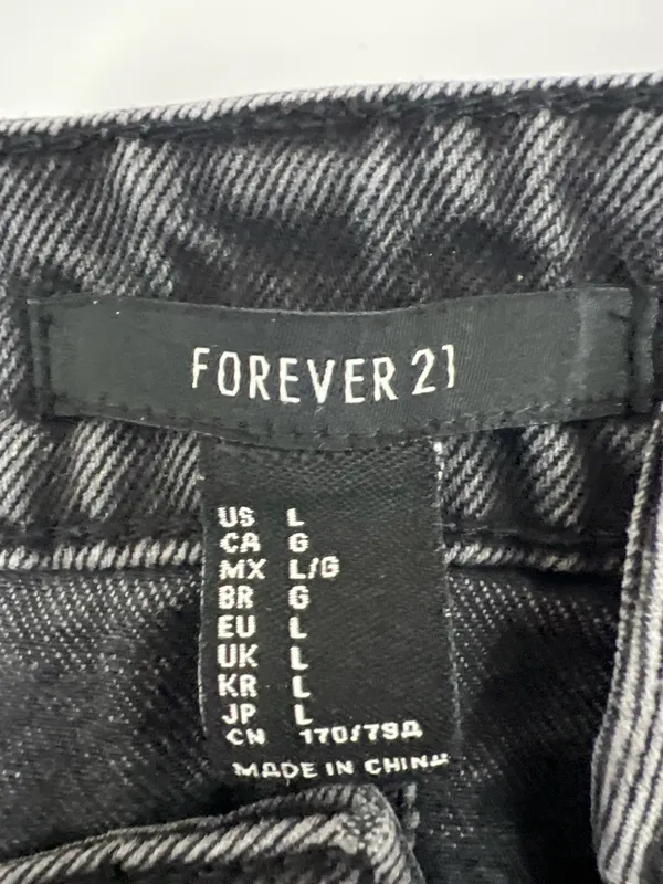 Forever 21 Black Denim Mini Skirt with Raw Hem - Image 3