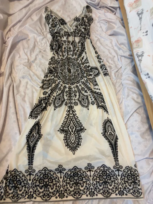 Black and white floral halter dress - Image 7