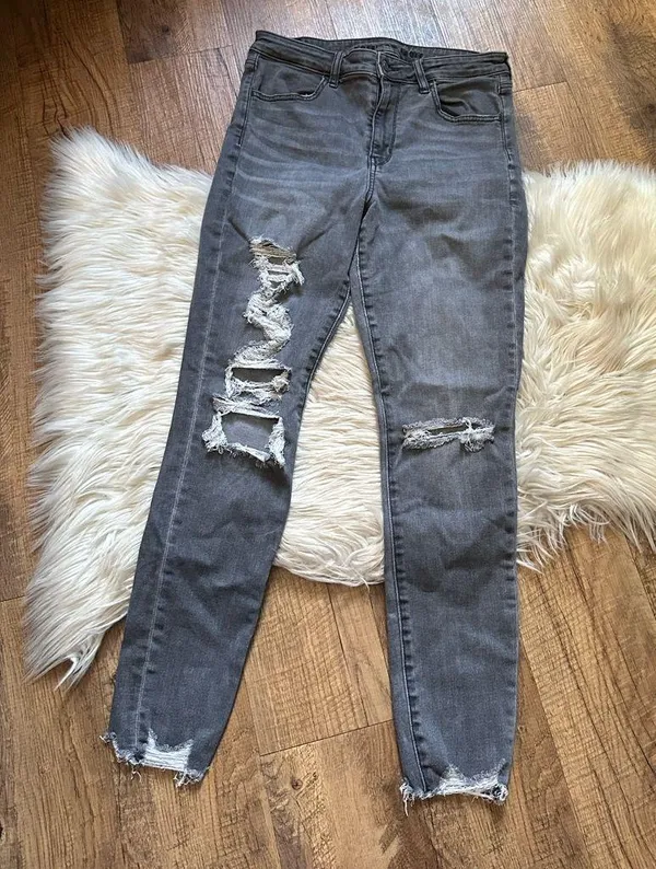 AMERICAN EAGLE Super Hi-Rise Jegging In Gray - Image 3