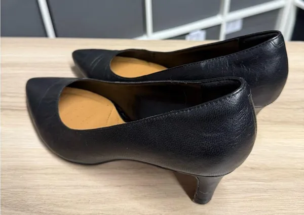Collection by Clark’s Classic Black Leather Women's Pumps - Image 6