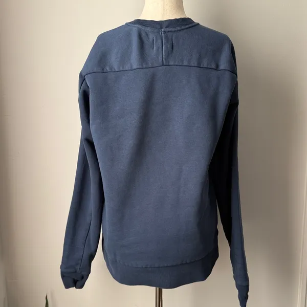 Pact Women’s Crew Neck Sweatshirt in Navy Blue Size Small with Pockets - Image 3