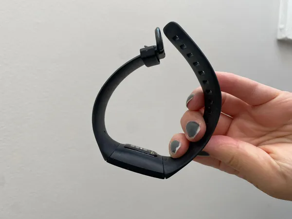 Fitbit Charge 3 - Image 3