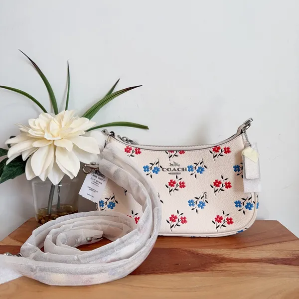NWT Coach Teri Shoulder‎ Bag With Floral Print - Image 2
