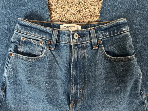 Abercrombie Jeans Ultra High-Rise 90s Straight - Image 3
