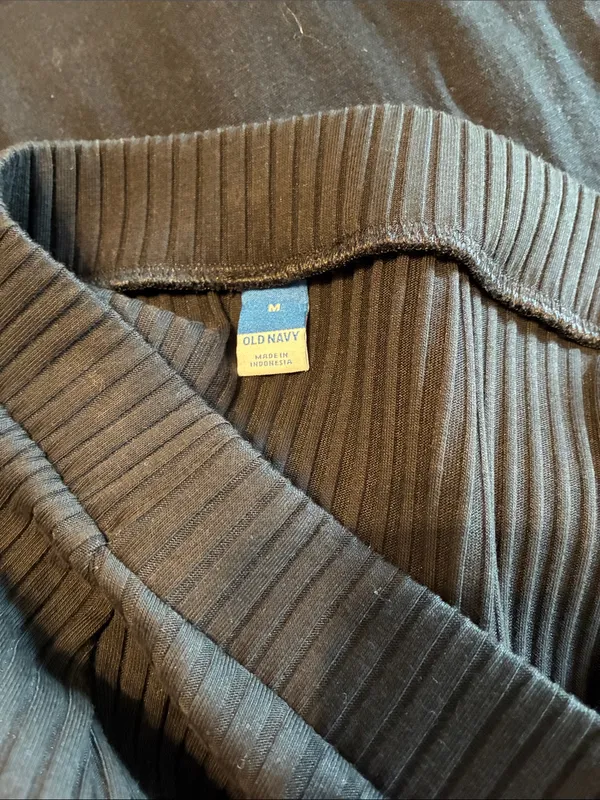 Old Navy ribbed midi skirt - Image 3
