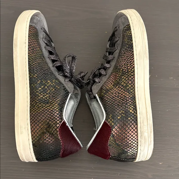 P448‎ John Turan Lace Up Sneakers Snake colorway Women’s size 37 Low Top - Image 9