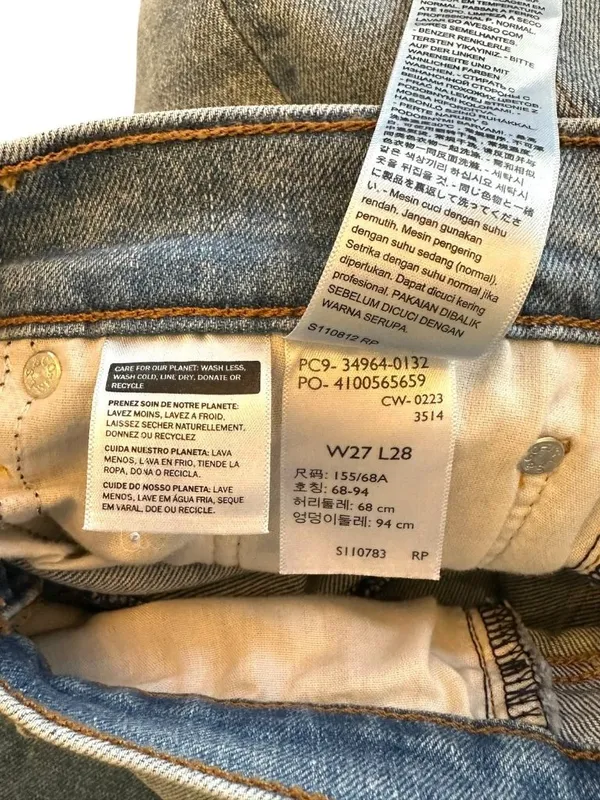 Levi’s Wedgie Straight Distressed Light Wash Jeans Button Fly Size 27 - Image 5
