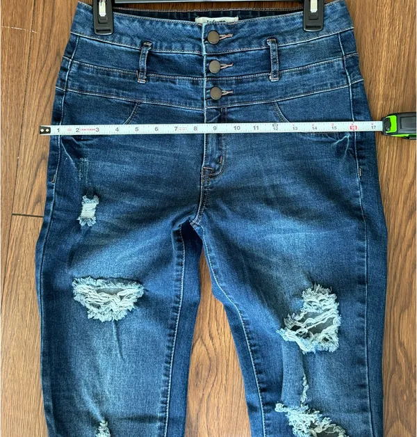 Refuge Women’s Distressed Dark Wash Skinny Jeans Size 6 - Image 9