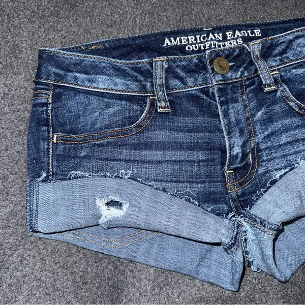 American Eagle Low Rise Micro Mini Distressed Jean Shorts Dark Denim Sz 6 y2k - Image 4