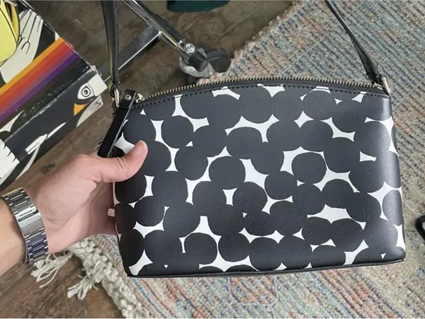 Kate Spade New York black and white circle pattern crossbody bag - Image 3