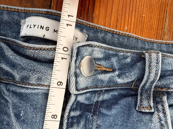 Vervet Flying Monkey Light Blue Distressed Straight Leg Jeans Size 29 - Image 6