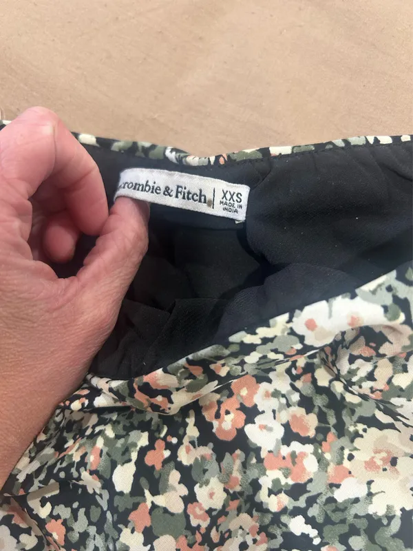 NWOT Abercrombie & Fitch Floral Skirt - Image 3