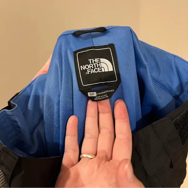 The North Face High Rise Thermoball Snow Pants - Image 9