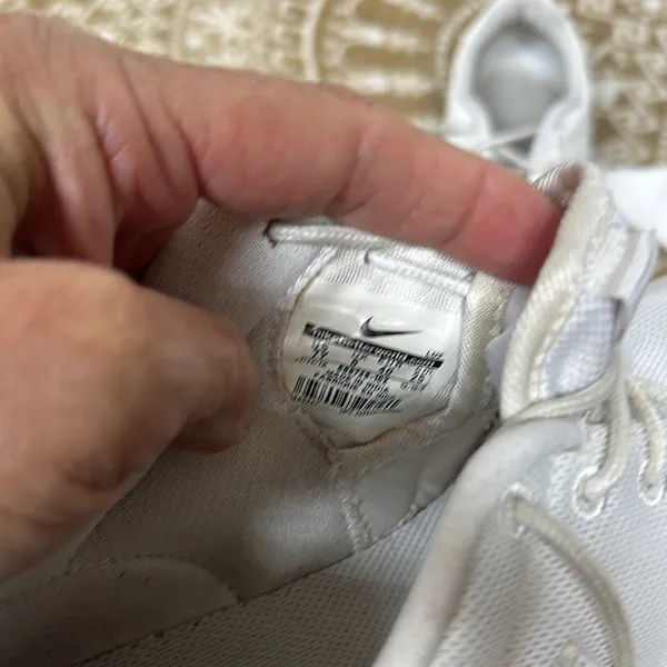 Nike White Athletic Shoes - Image 7
