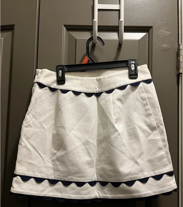 Vineyard Vines Skirt - Image 2
