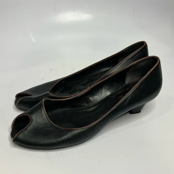 Nariana‎ by GOLC vintage peep toe pumps black leather size 7 - Image 3