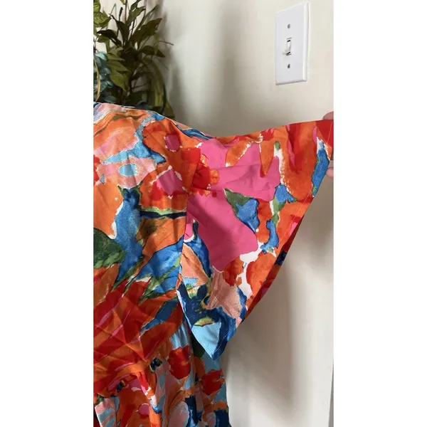 Entro NWT Watercolor Floral V-Neck Blouse Large Flutter Sleeve Tie Back Top New - Image 4