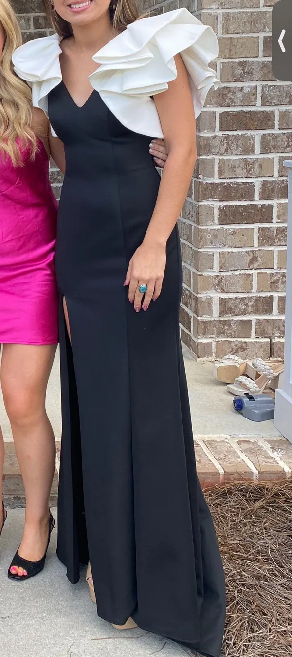 Maxi Black Formal Gown Size 00 - Image 3