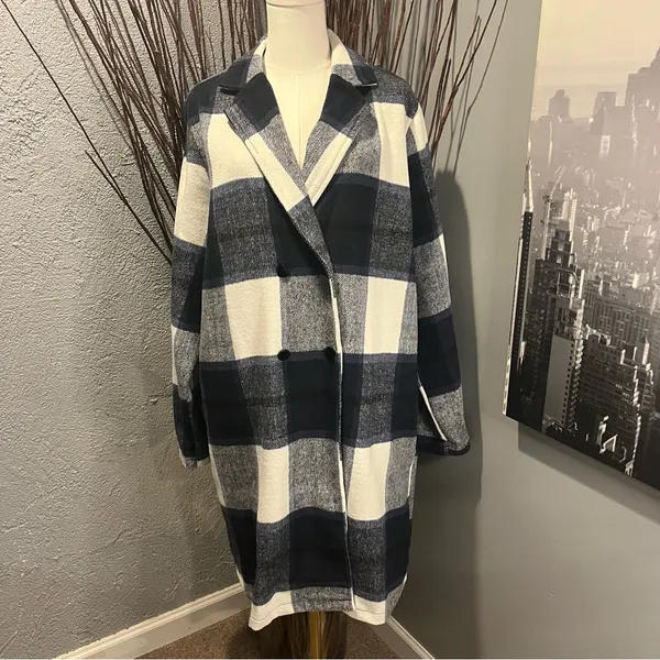 🌺DOUBLE TAKE BLUE AND WHITE PLAID DOUBLE BUTTON JACKET SIZE XL🌺 - Image 2