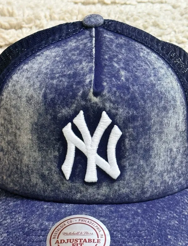 Mitchell & Ness New York Yankees Navy Gameday Trucker Adjustable Hat - Image 3