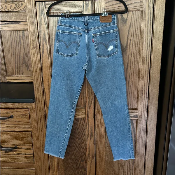 Levi's Premium Wedgie Straight leg medium wash denim jeans women’s size 24‎ - Image 6