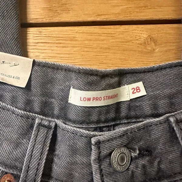 NWT Levi’s low pro faded black splatter straight 28 - Image 5