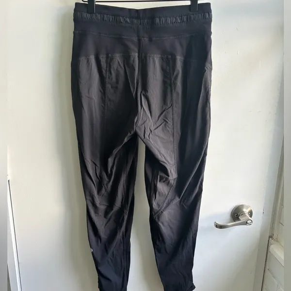 Lululemon Mid Rise Dance Studio Crop 4 Athleisure workout yoga travel outdoors‎ - Image 5