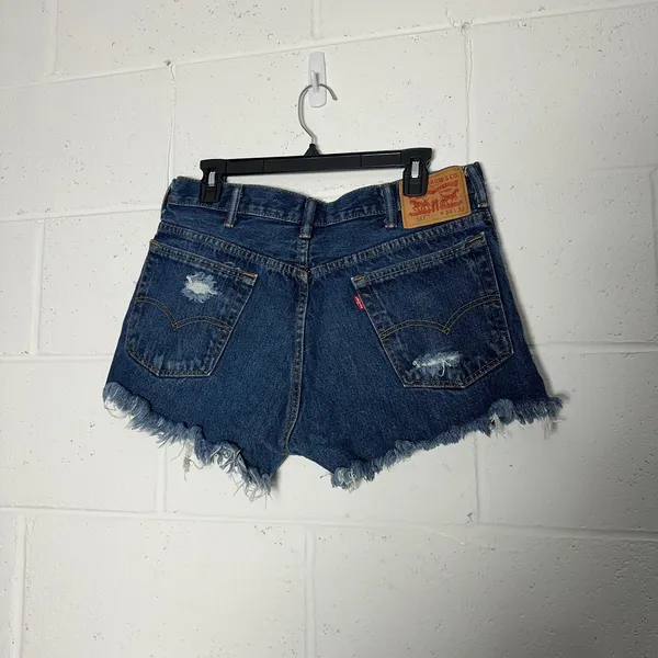 Levis 517 Distressed Denim Shorts Womens 34 High Rise Blue Cut Off Raw Hem Jean - Image 2