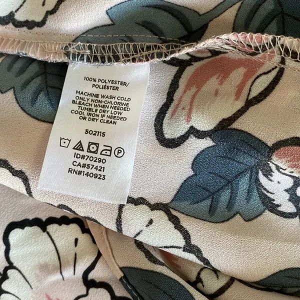LOFT Outlet sleeveless floral top ruffle neckline. Size Medium. NWT - Image 7
