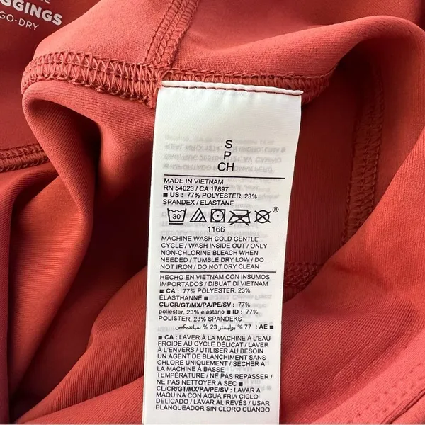 Old Navy Powersoft High Waisted Side Pocket Crop Leggings NWT Size Small - Image 7