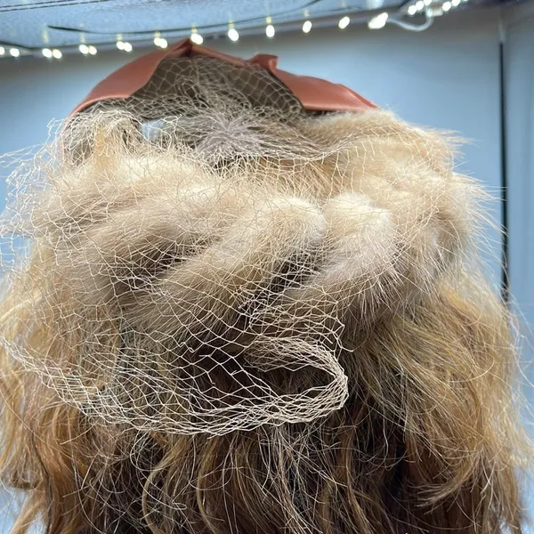Vintage 1960’s tan Mink pill box Champagne satin ribbon with veil cage - Image 2