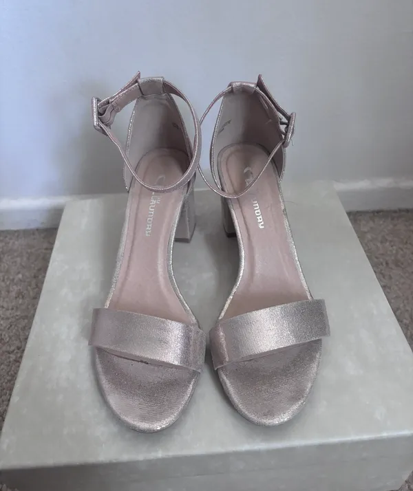 CL by Laundry Chinese Laundry Gold Heels - Image 5