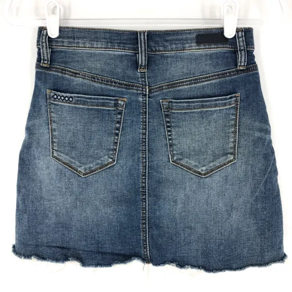 BlankNYC Faded Light Wash Denim Skirt A-Line‎ Raw Hem Mini Skirt Size 25 - Image 3