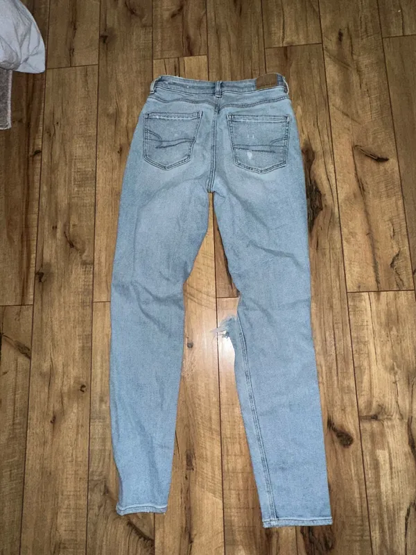 American Eagle Mom Jeans - Image 2