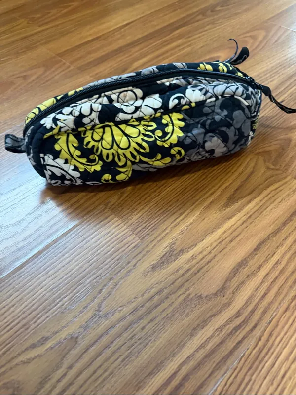Vera Bradley Baroque Quilted Makeup Bag Retired Print - Image 2