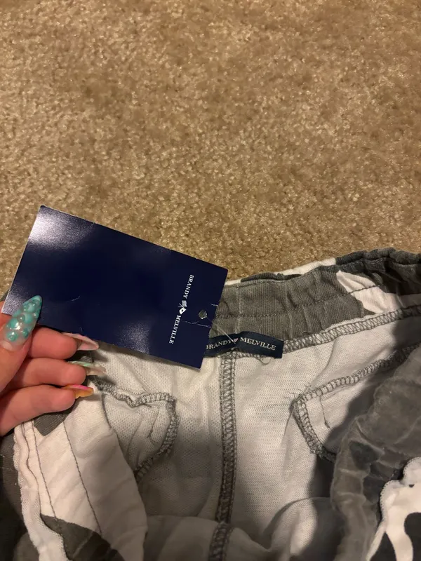 Rare Brandy Melville camo shorts NWT - Image 4