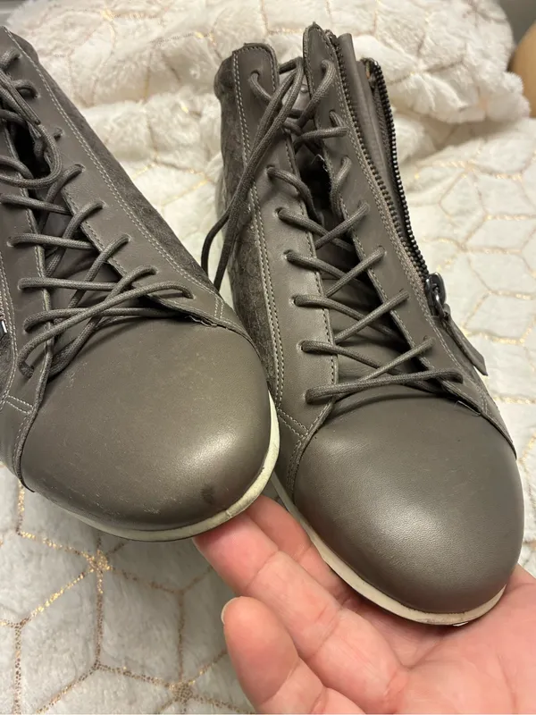 Ecco Women’s Taupe Lace-Up High-Top Boots with Side Zip size 9)9.5 USA - Image 9