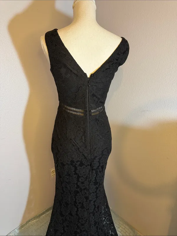 Lulu's Black Lace V-Neck Maxi Dress - Image 4