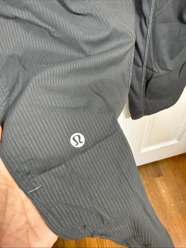 Lululemon Dance Studio Mid-Rise Cropped Pant in Black Night W2537 Sz 8 - Image 9