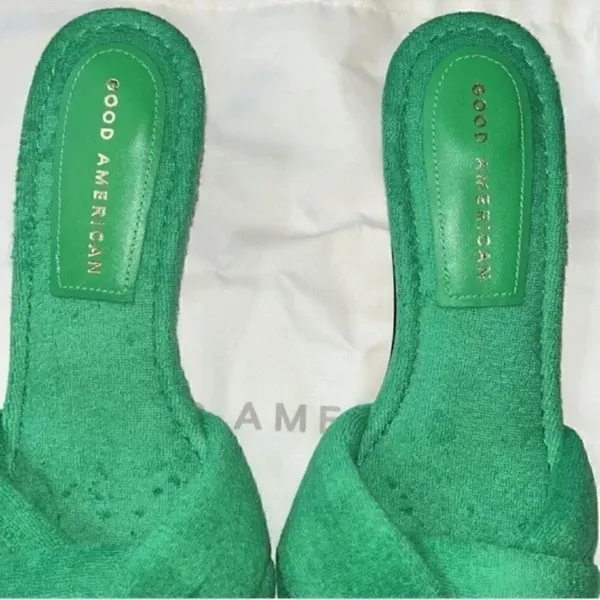 Good American Terry Slip on Green Sandals(Size 7.5) - Image 8