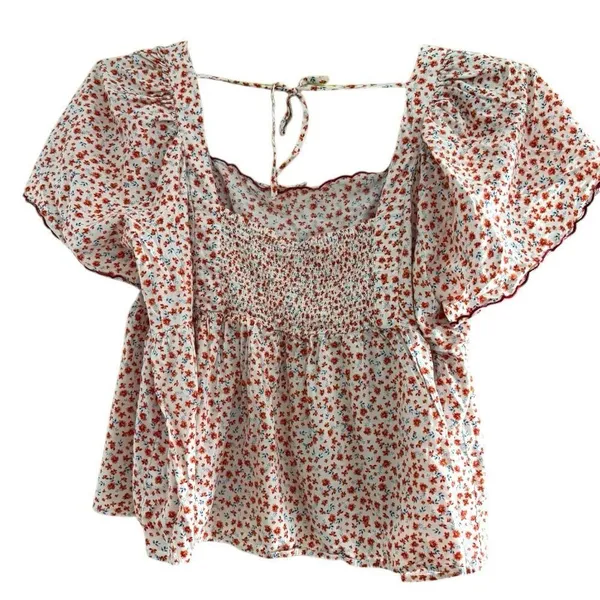 Old Navy Red Floral Smocked Square Neck Blouse Size 4X Peasant - Image 2