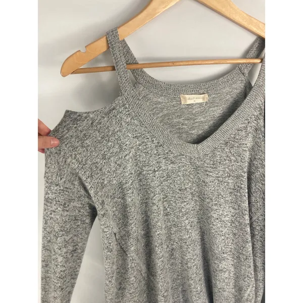 Altar'd State Heather Grey Cold Shoulder Long Sleeve Soft Knit Top Size Medium - Image 2