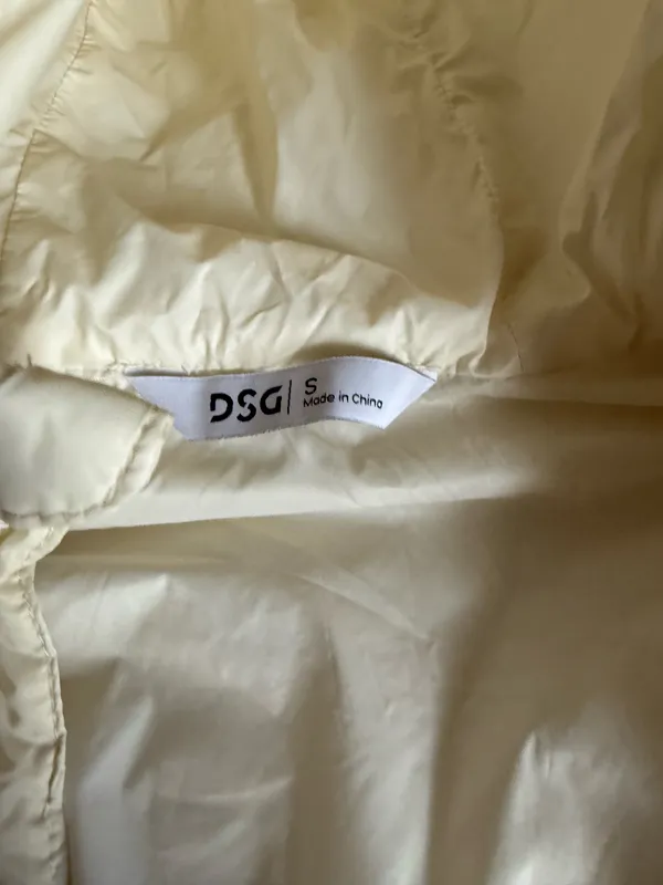 DSG puffer vest White - Image 3
