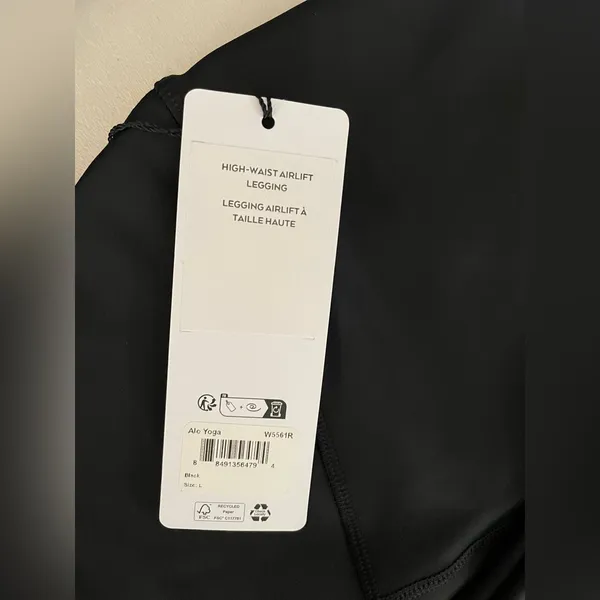 Alo Yoga NWT High Waisted Airlift Leggings in Black Size L - Image 9